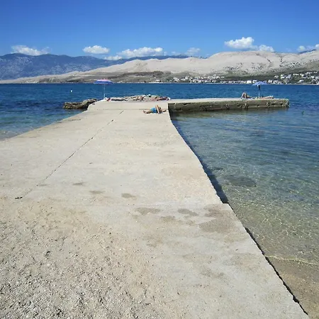 Inviting In Pag Dalmatia, Croatia 公寓